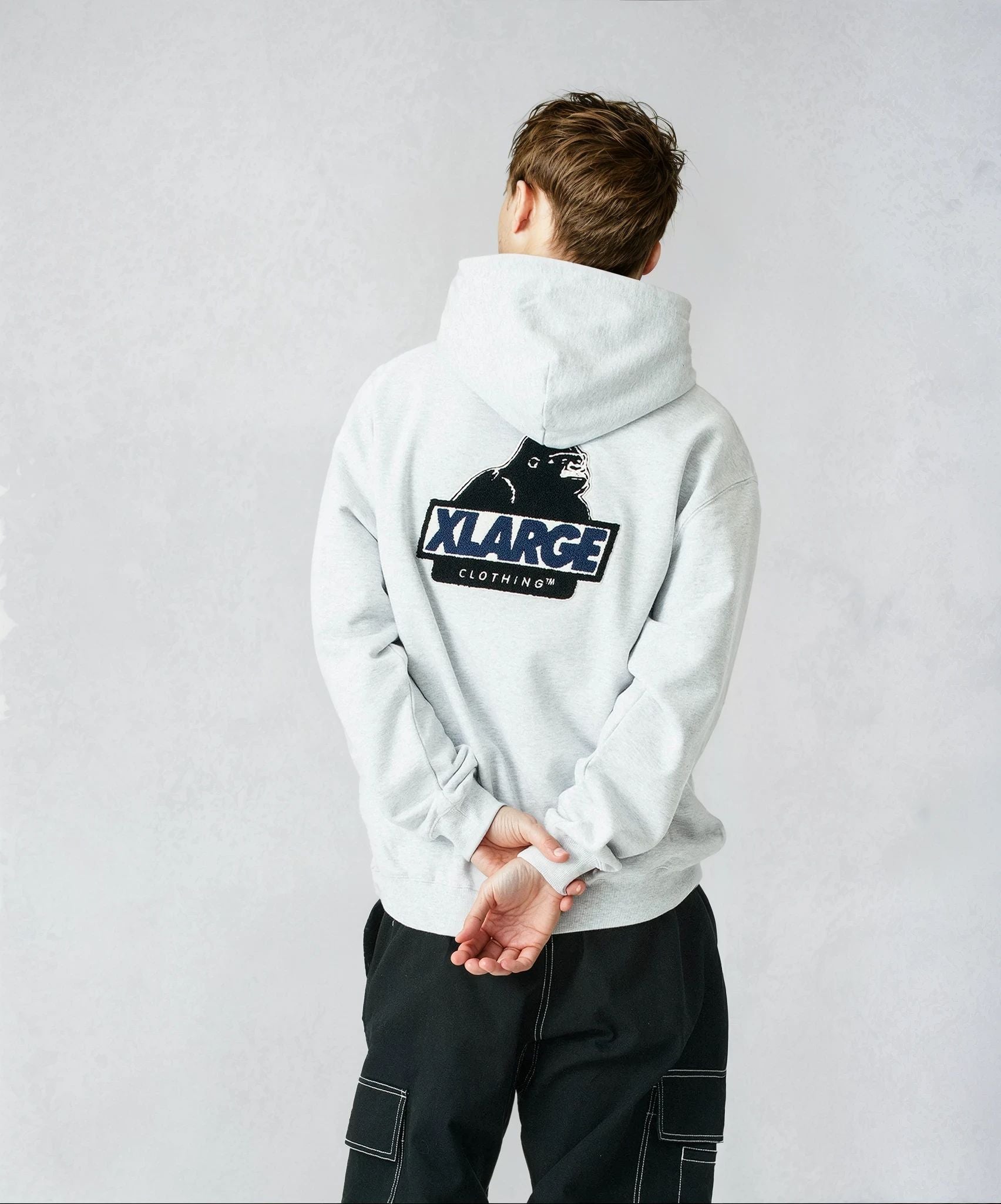 早い者勝ち XLARGE CHENILLE SLANTED OG HOODED SWEATSHIRT CHENILLE SLANTED OG PULLOVER HOODED SWEATSHIRT – XLARGE
