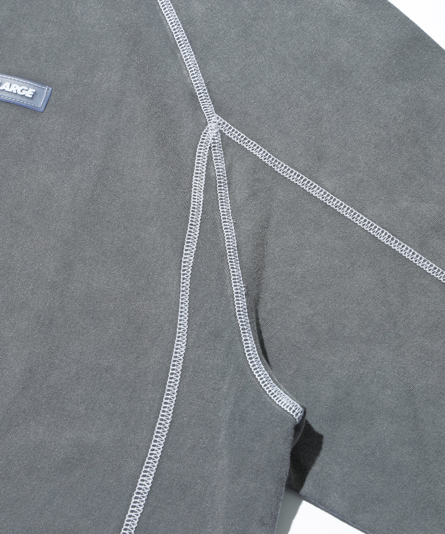 CONTRAST STITCH L/S TEE