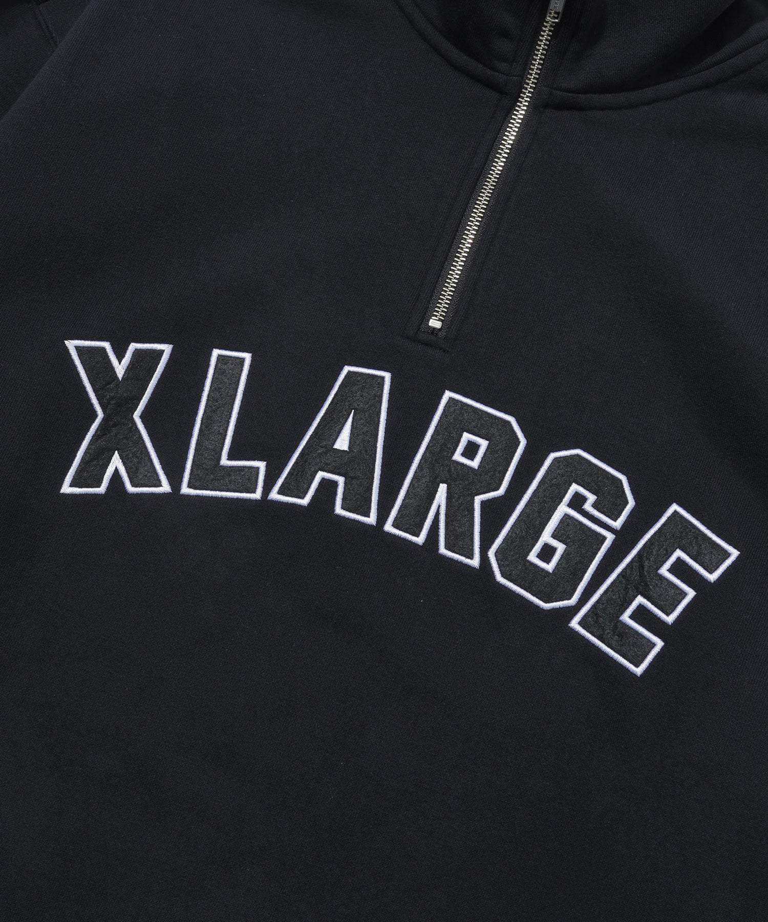 ARCH LOGO HALF ZIP SWEATSHIRT