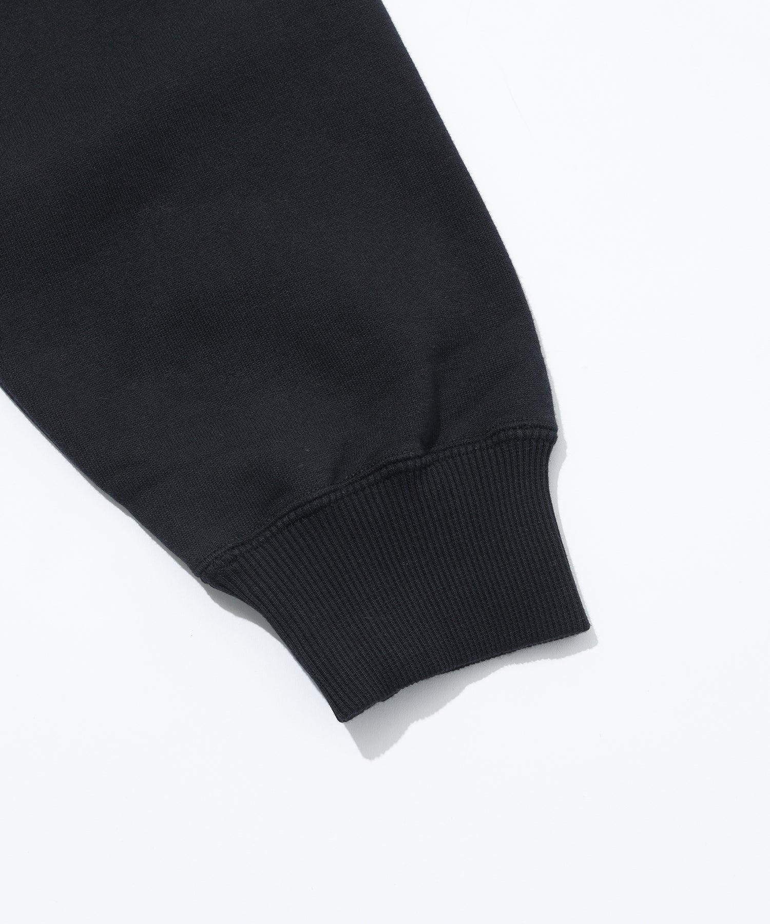 ARCH LOGO HALF ZIP SWEATSHIRT