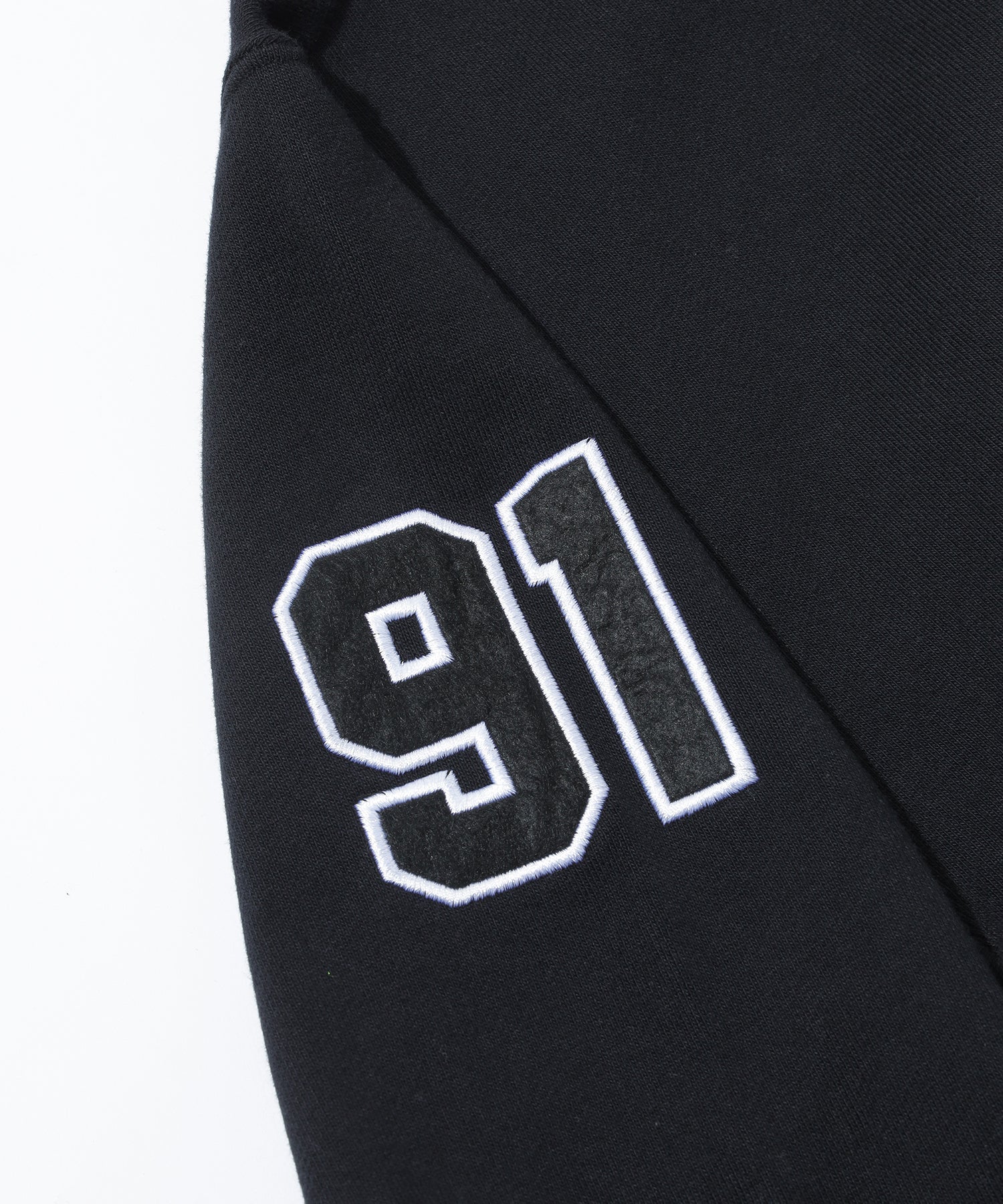 ARCH LOGO HALF ZIP SWEATSHIRT