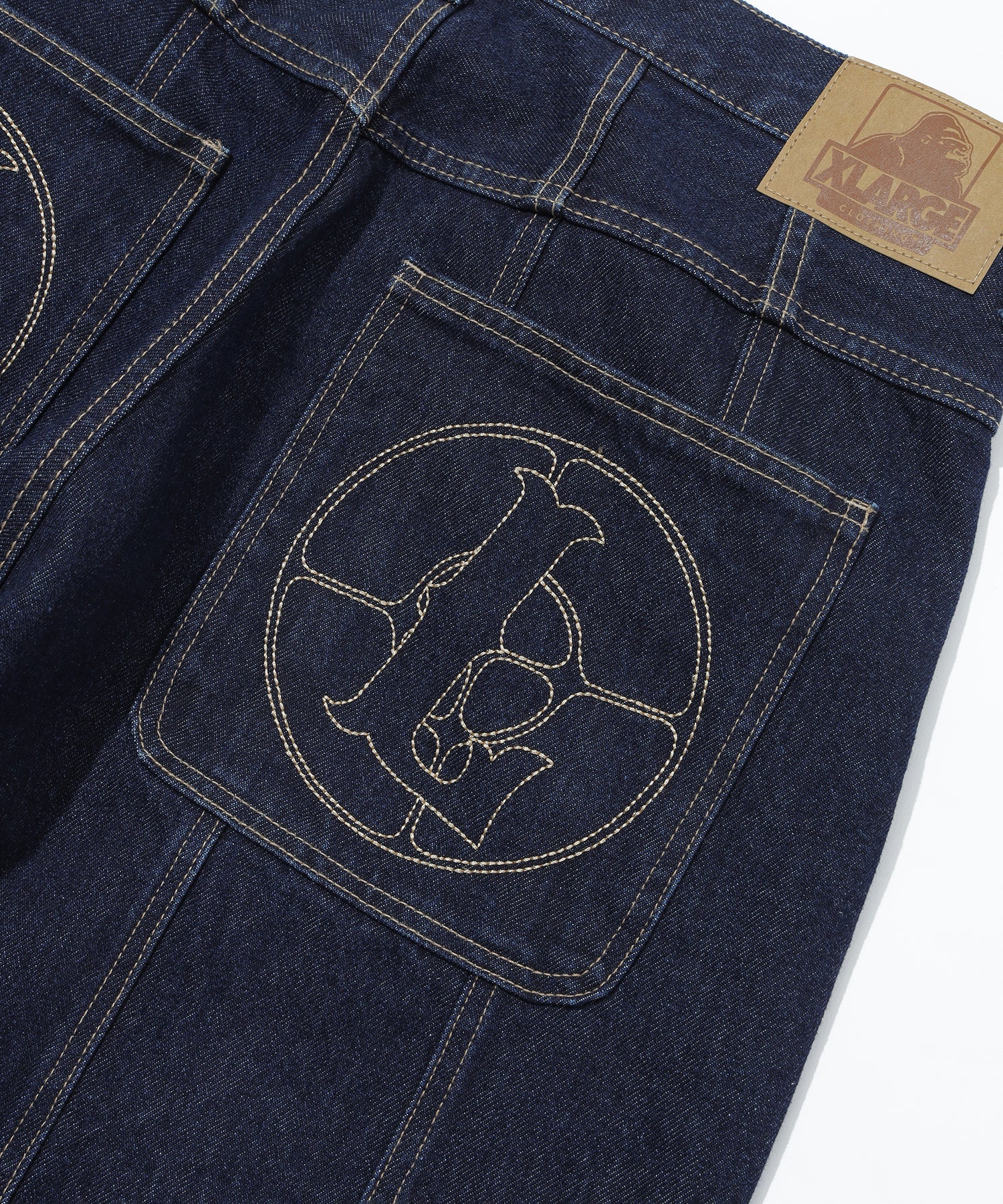 XL EMBROIDERY DENIM PANTS