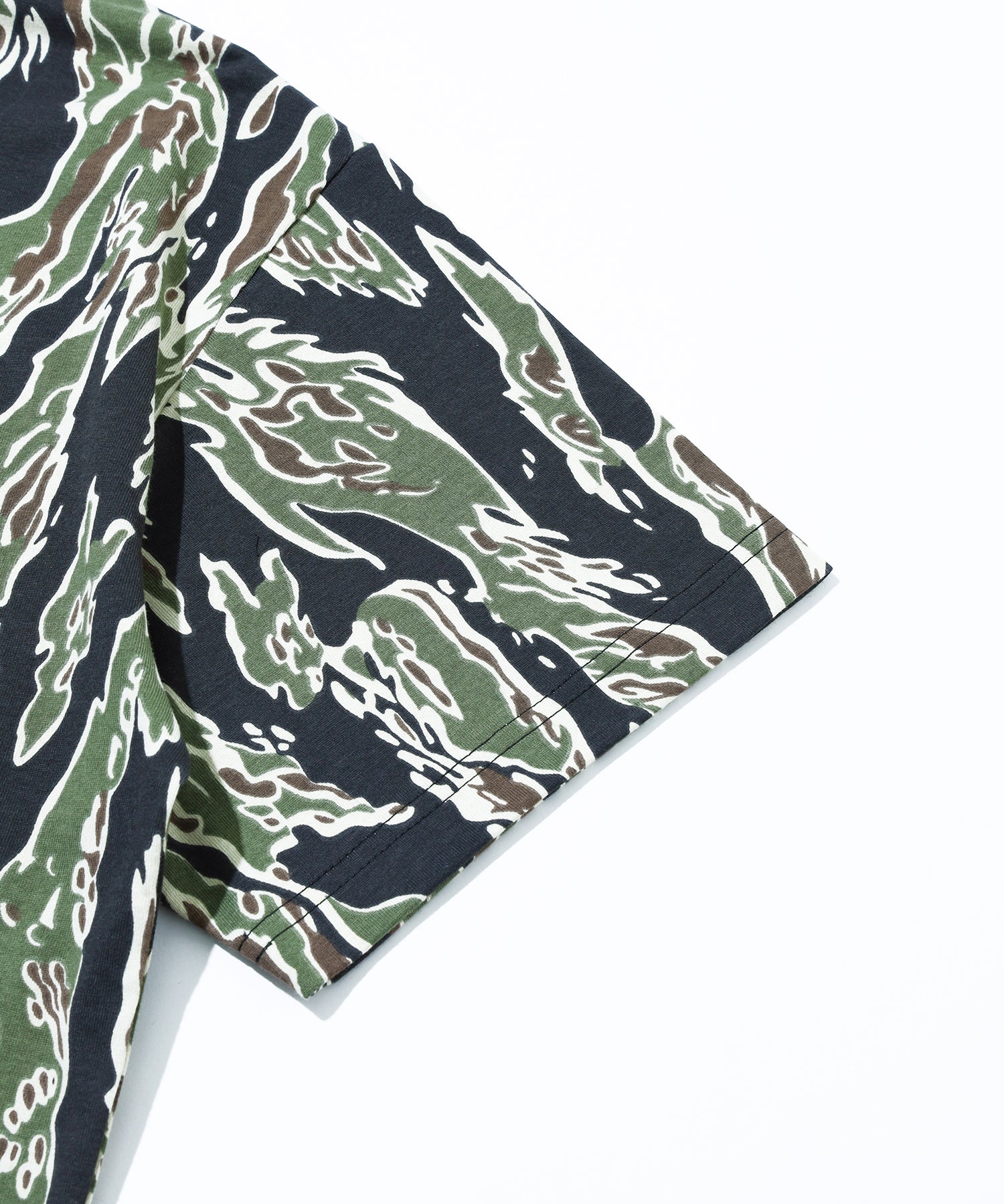 CAMO URBAN LOGO S/S TEE