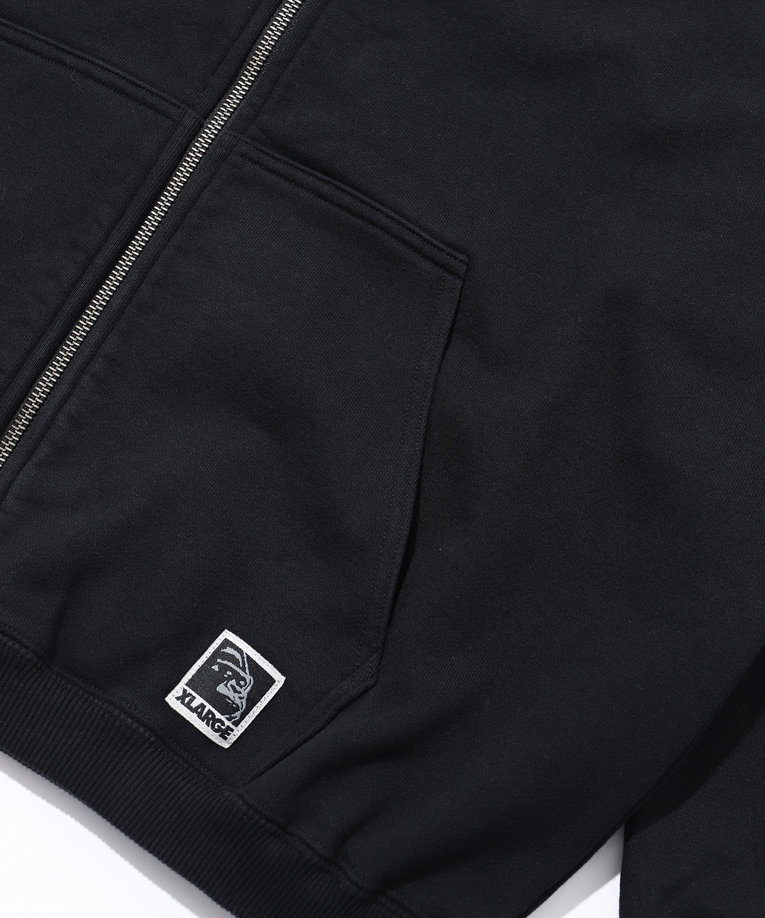 LABEL ZIP HOODED SWEATSHIRT