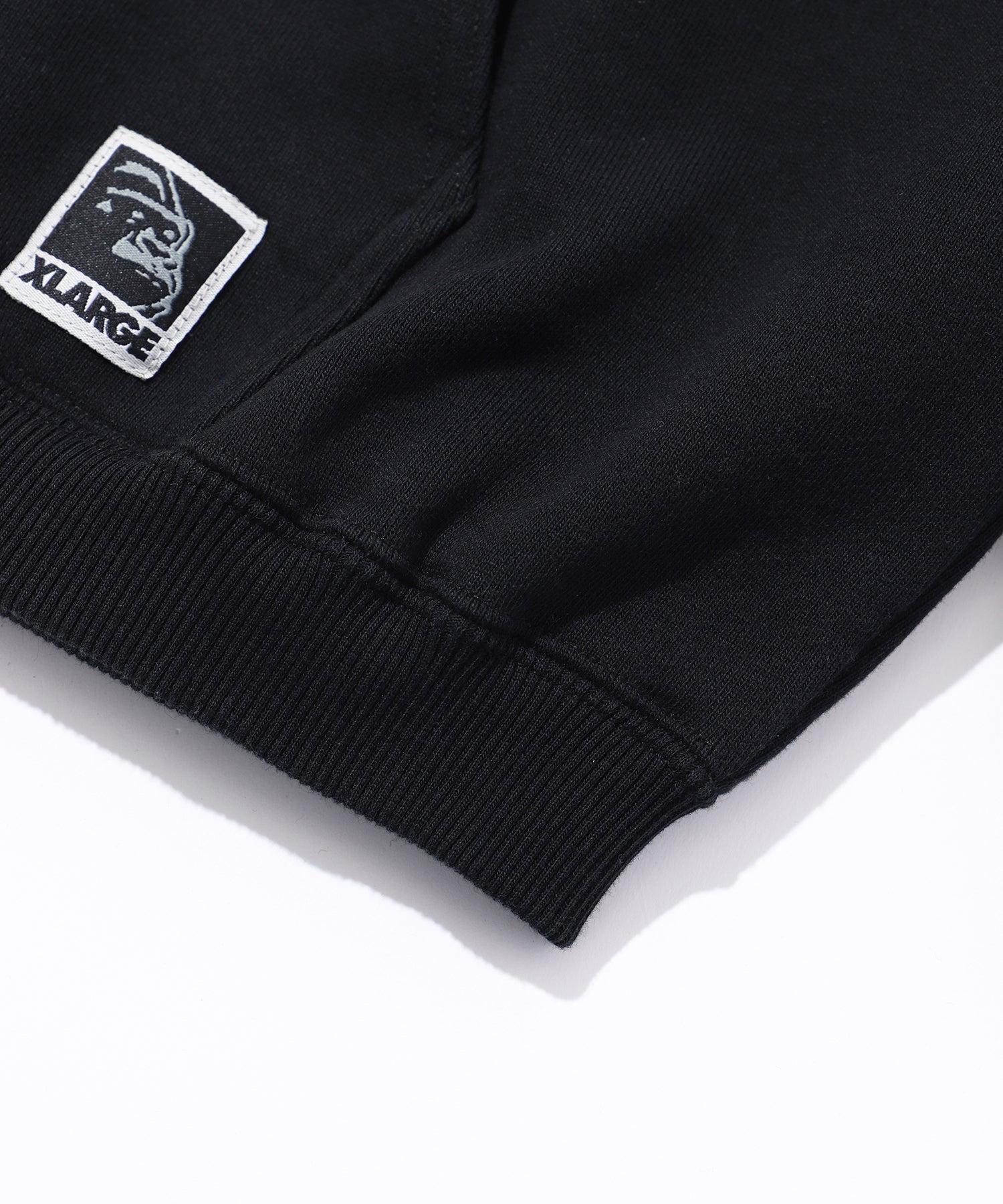 LABEL ZIP HOODED SWEATSHIRT